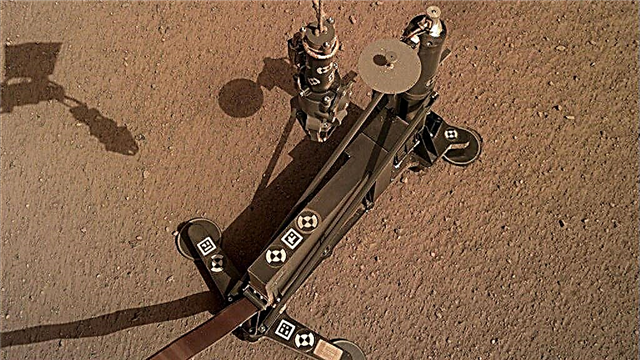 'Mole' sur InSight Mars Lander commence à creuser, mais les choses sont difficiles