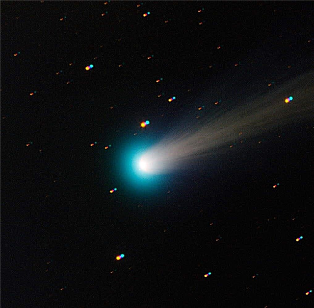 Kometa ISON: kebli saulėtekio kometa