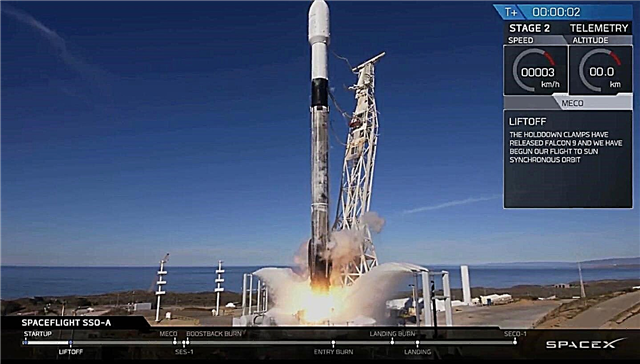 صاروخ SpaceX يجعل الإطلاق الثالث التاريخي في الفضاء مع 64 قمرًا صناعيًا على متن الطائرة