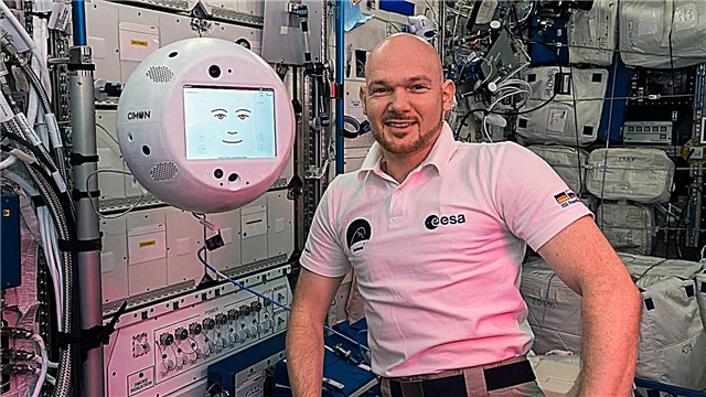 AI robots CIMON debitē Starptautiskajā kosmosa stacijā