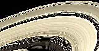 Anéis lindos de Saturno brilham na foto de tirar o fôlego da NASA