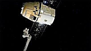 Šļakatas! Kosmosa kuģis SpaceX Cargo atgriežas uz Zemes
