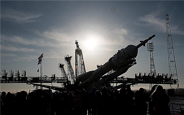 تقاليد الفضاء الروسية! 14 أشياء يفعلها رائد الفضاء من أجل الإطلاق