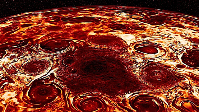 Cicloni ciudate pe Jupiter Forme geometrice - Dar de ce?