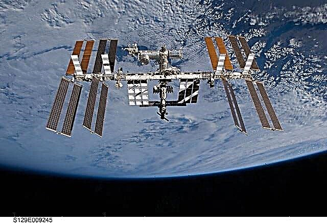 تحية العام الجديد من TEAM ISS وتقويم 2010 ISS