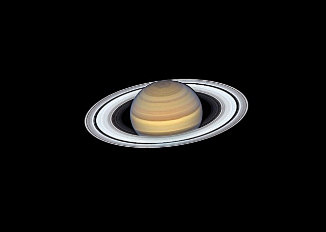 Aquí está la imagen más nueva de Saturno de Hubble