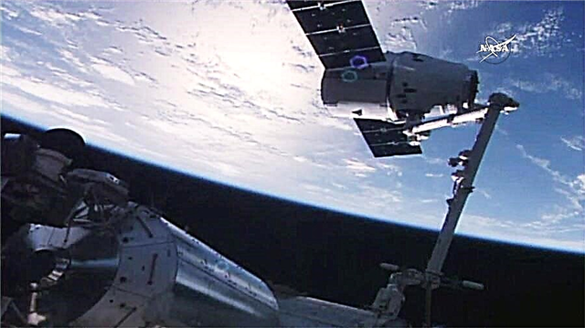 Captura impecável e atracação da nave de suprimentos Dragon da SpaceX na ISS