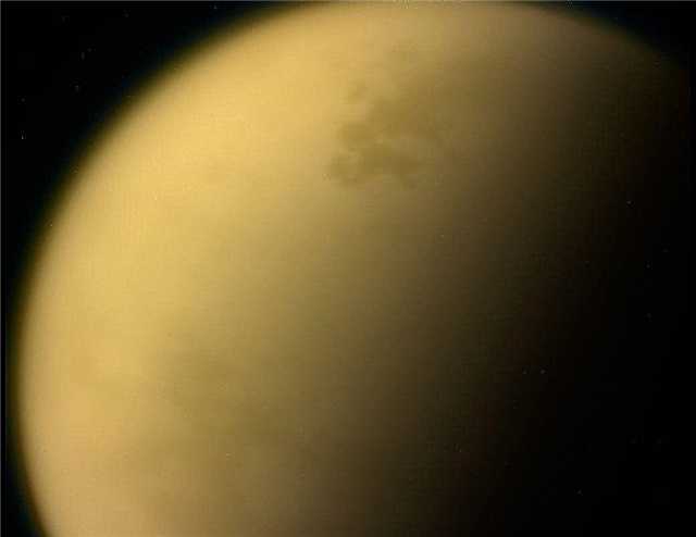 Voorspelling voor Titan: Cold, met kans op schadelijke ijswolken