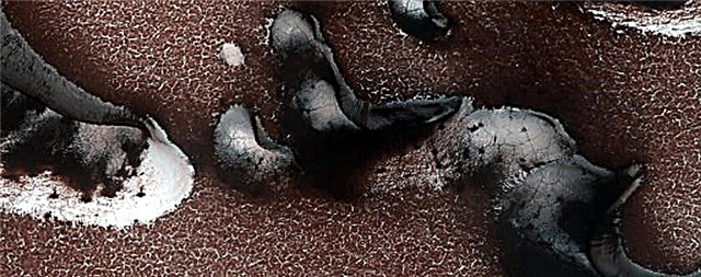 नई भव्य हाइराइज छवियों के बीच मंगल ग्रह का निवासी हिमस्खलन और डेफ्रॉस्टिंग टिब्बा