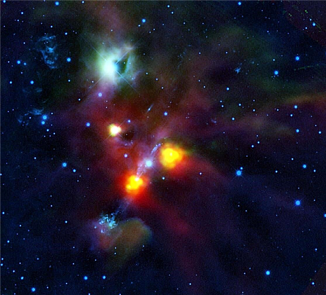 Junge Sterne sprengen ein Loch im Weltraum