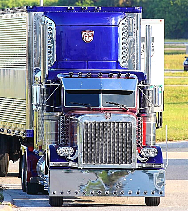 Optimus Prime défend le Kennedy Space Center! Transformers 3 tournage au Spaceport