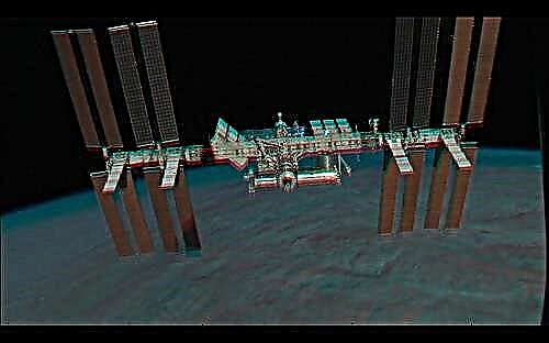 Weitere fantastische Ansichten der ISS; in 3-D und From the Ground - Space Magazine