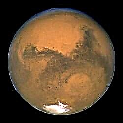 Яскравий Марс цього вихідного дня
