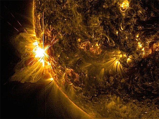 Aurinko aukeaa kahdesta X-luokan aurinkolampusta yhdessä päivässä