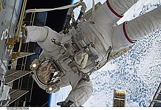 Cenas do espaço: melhores imagens do STS-130 (até agora ...)