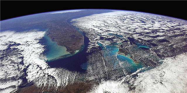 El astronauta retirado Chris Hadfield publica impresionantes fotos espaciales