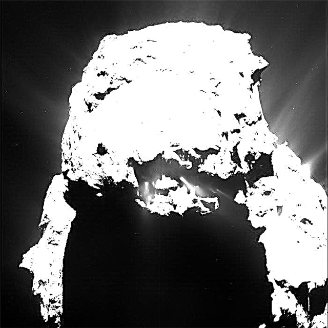 De komeet van Rosetta blijft stralen, zelfs nadat de zon ondergaat
