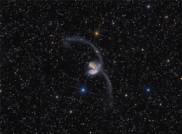 Astrofotografía ultra profunda: 75 horas de galaxias de antena