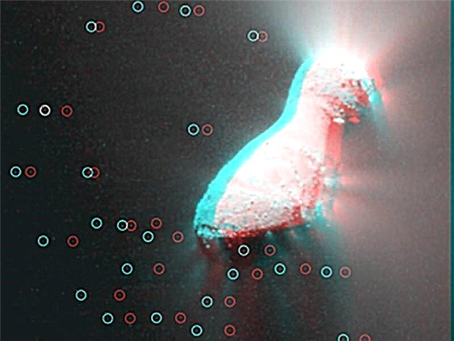 O cometa Hartley 2 efervescente está jogando bolas de neve