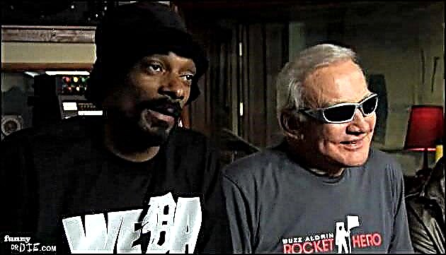 Buzz Aldrin Raps con Snoop Dog Acerca del Apolo 11