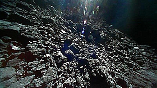 일본 로버가 이제 소행성 표면에 올라 놀라운 사진을 보낸다
