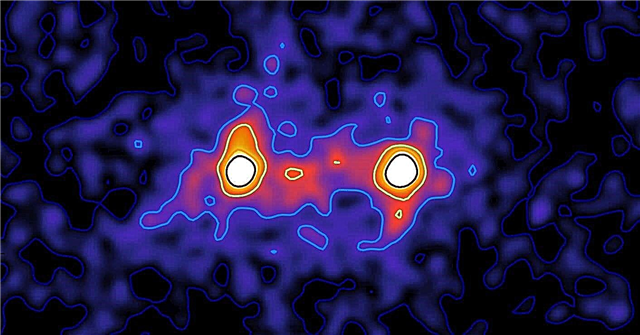 صورة الباحثين لجسر المادة المظلمة بين المجرات