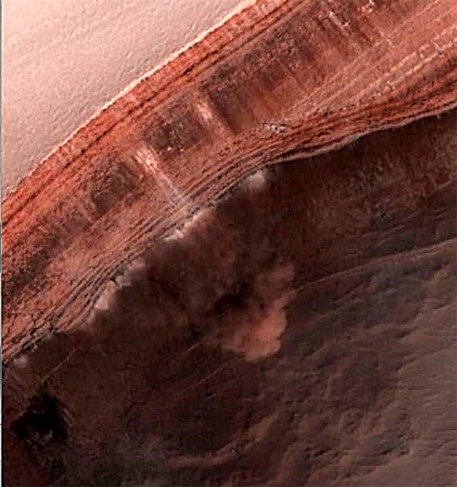 Nova avalanche em ação em Marte, capturada por HiRISE
