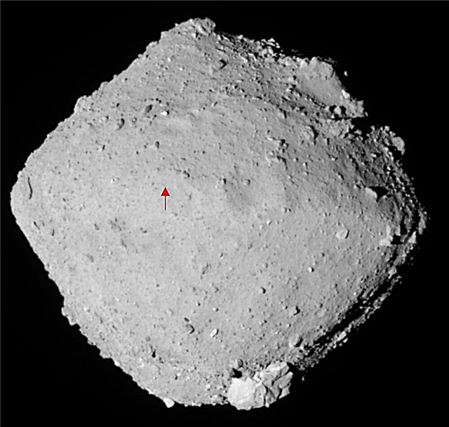 Hayabusa2 střílí protitankovou hlavici na Asteroid Ryugu