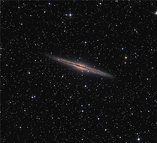 Un aniversario de Herschel - NGC 891 por Ken Crawford
