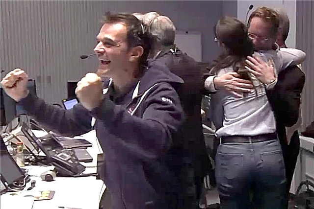 Gol! Philae Başarıyla Rosetta'nın Kuyruklu Yıldızına İniyor
