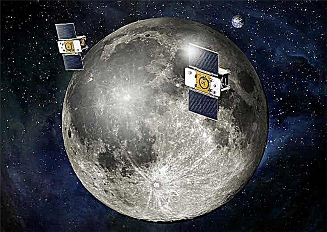 Pirmasis „GRAIL Twin“ įžengia į Mėnulio orbitą - NASA naujųjų metų dovana mokslui