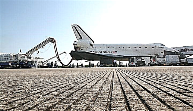 Hjul stopp! With Awesome Atlantis on the Shuttle Runway - Photo Gallery Del 1