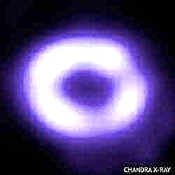 Supernova Shockwave đập vào bong bóng Stellar
