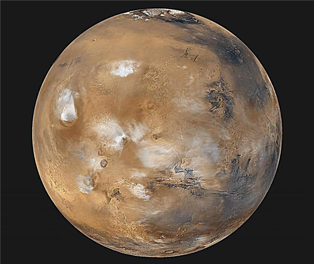 Neugier erfasst schwerkraftwellenförmige Wolken auf dem Mars