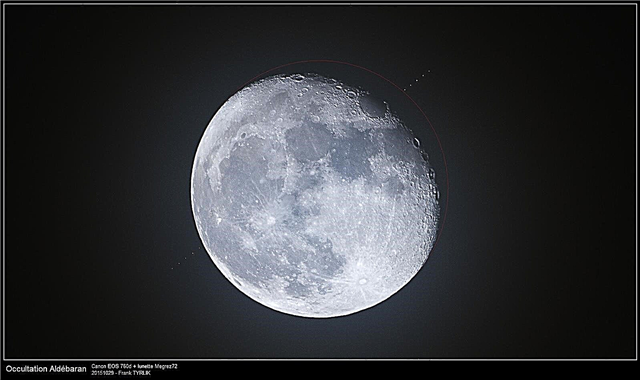 شاهد القمر يتغلب على مسار عبر الليلة Hyades الليلة