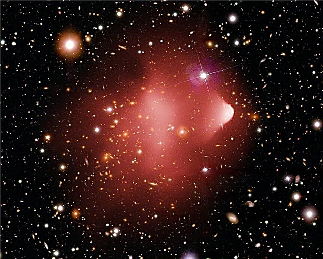 Chandra Telescope søker etter Antimatter