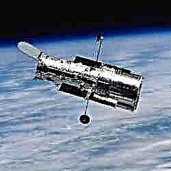 El Hubble ahora trabaja solo en dos giroscopios