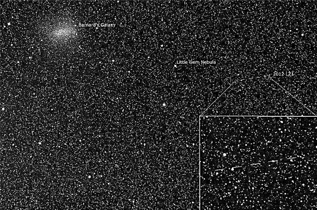 Astronomi si ogledajo Asteroid 2012 LZ1's Bright Flyby