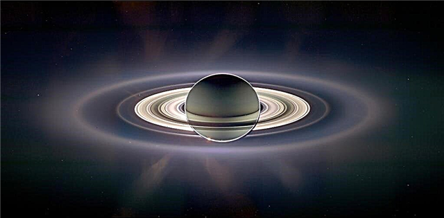 Bilder på Saturnus