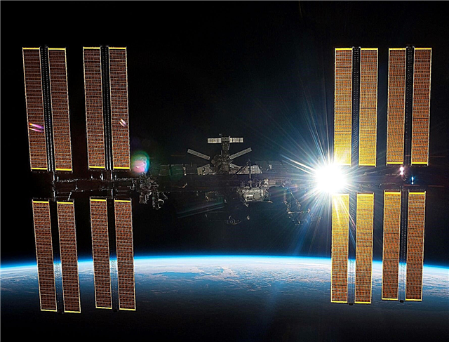 Como os astronautas da Estação Espacial mantêm contato com a Terra?