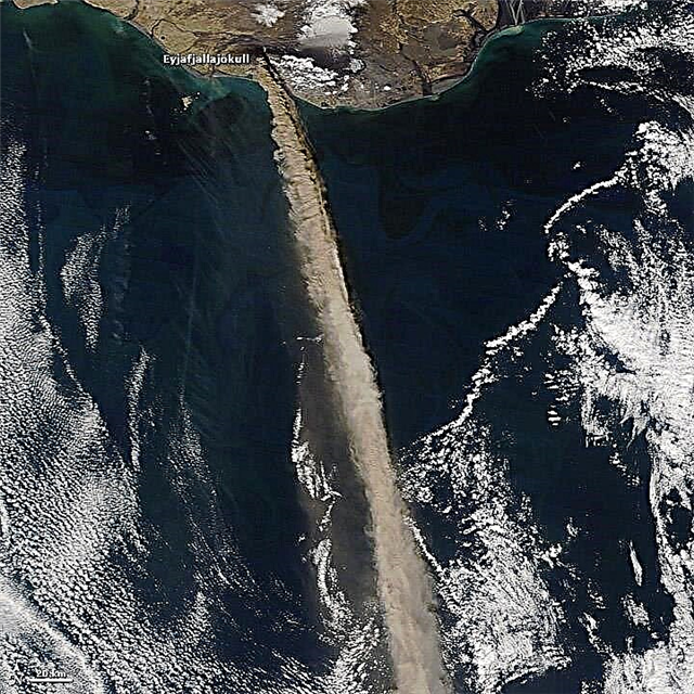 Neueste Satellitenbilder von Eyjafjallajokull, dem Vulkan, der immer weiter gibt