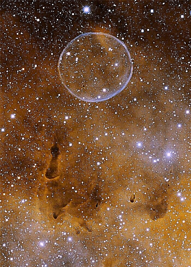 Burbuja de jabón gigante en el espacio