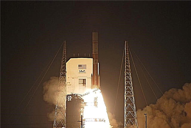 معرض الإطلاق: دلتا 4 ترسل القمر الصناعي العسكري إلى المدار
