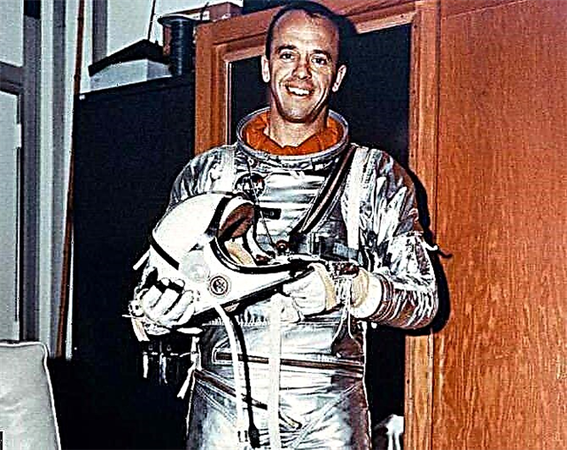 Alan Shepard: compliqué, en conflit et l'astronaute accompli