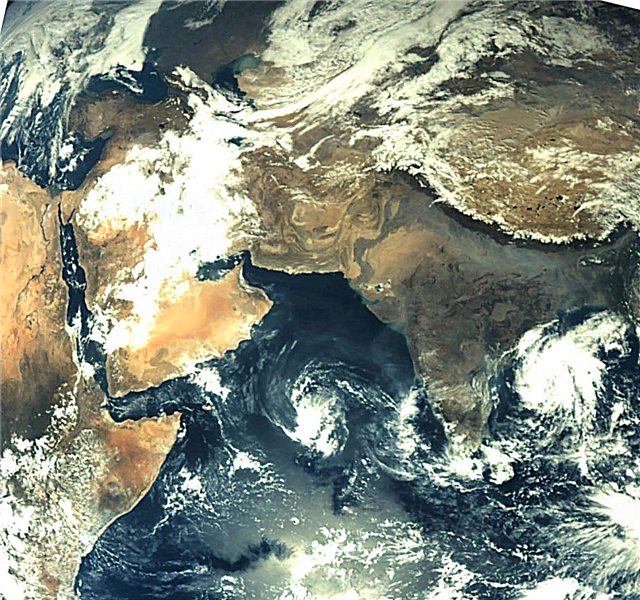Indiens MOM Mars-sondbilder Jordens barn före insättning av spikbitar Red Planet