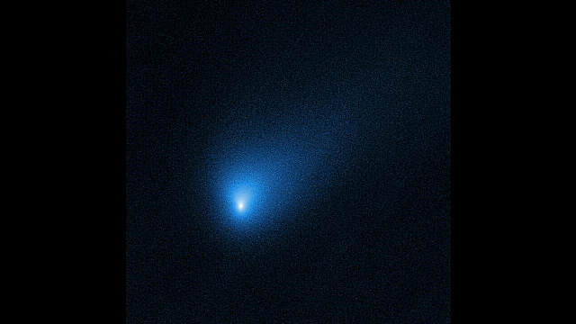 우리가 기다려온 그림이 있습니다. 허블의 성간 혜성 2I / Borisov 사진