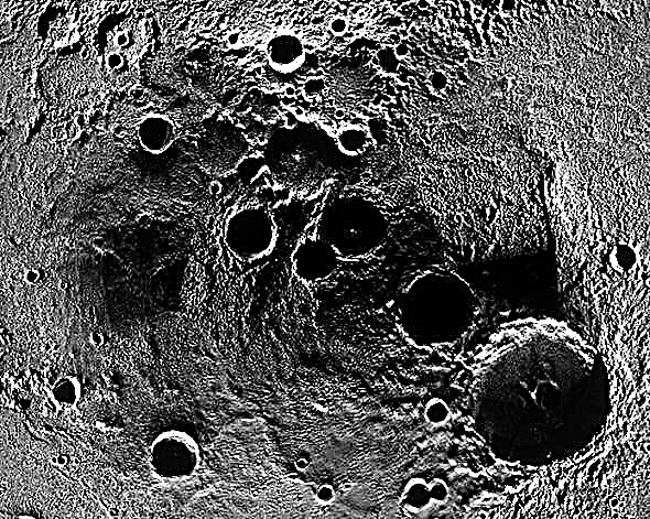 Осветяване на сенчестия северен полюс на Меркурий