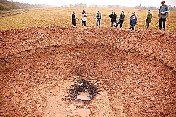 الأثر في لاتفيا يخلق حفرة 20 مترا