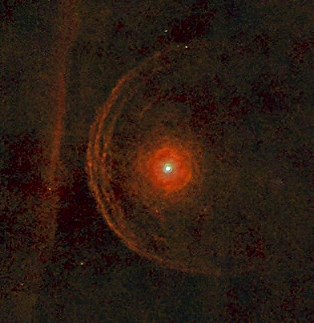 Detailný pohľad na Betelgeuse, na kolíznom kurze s neďalekou stenou prachu