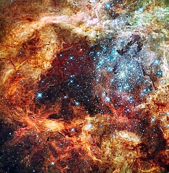 Incroyable nouvelle image Hubble pleine d'étoiles!